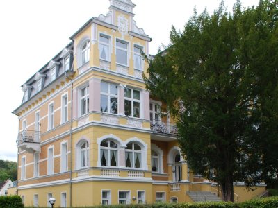 Das Gebäude gehört heute zum Upstalsboom Hotel Ostsestrand.