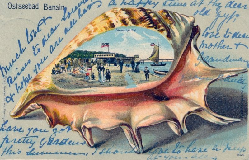 Eine Bansiner Strandansicht mit Muschelmotiv.