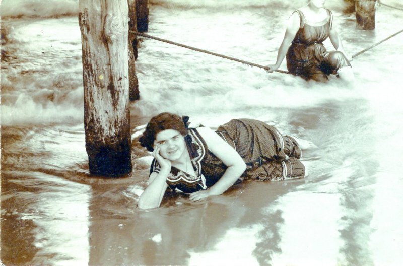 Heringsdorf unter der Seebrücke ca.1903